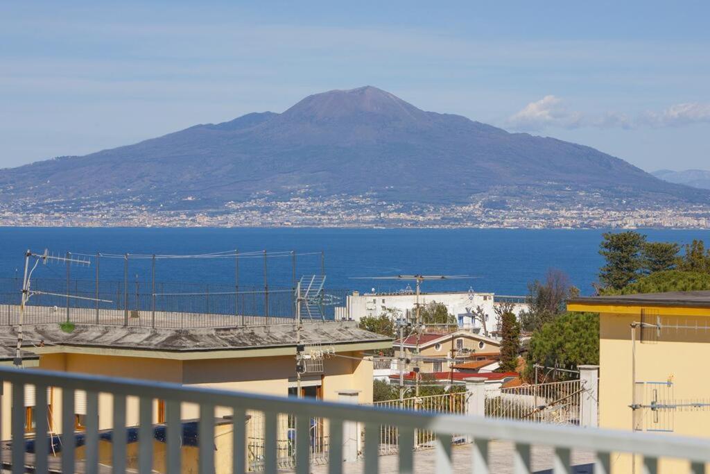 Super Attico Vista Mare Con Piscina Apartment Sorrento Exterior photo